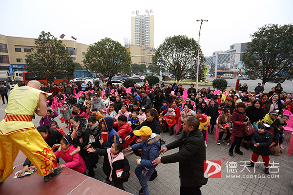 常德市德天廣告有限公司,品牌設(shè)計,活動策劃,影視攝制,廣告設(shè)備租賃,媒體廣告推廣,