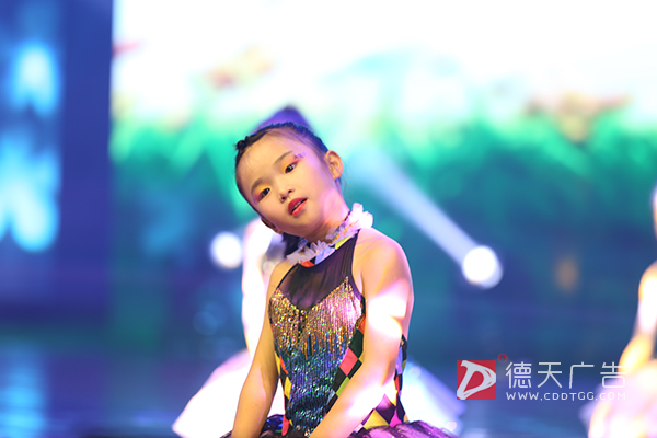 常德市德天廣告有限公司,品牌設(shè)計(jì),活動策劃,影視攝制,廣告設(shè)備租賃,媒體廣告推廣,